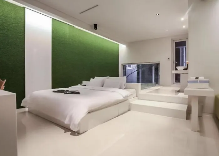 Nine Star Hotel