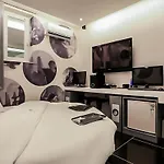 Nine Star Hotel